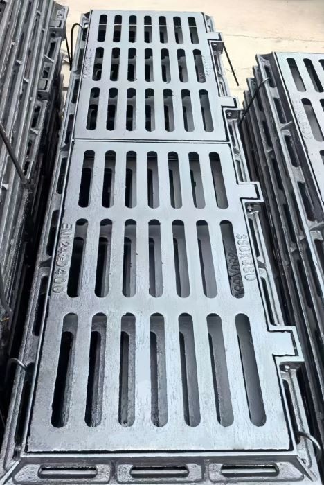 Gratiau A Fframiau Draenio Llawr Haearn Hydwyth